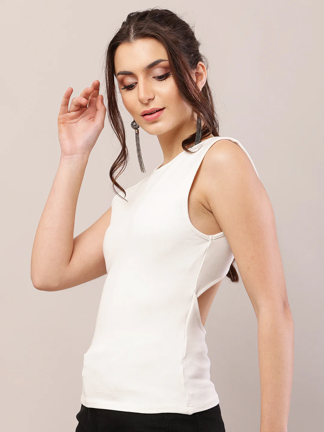 Women white viscose round neck tank top. - Image 2