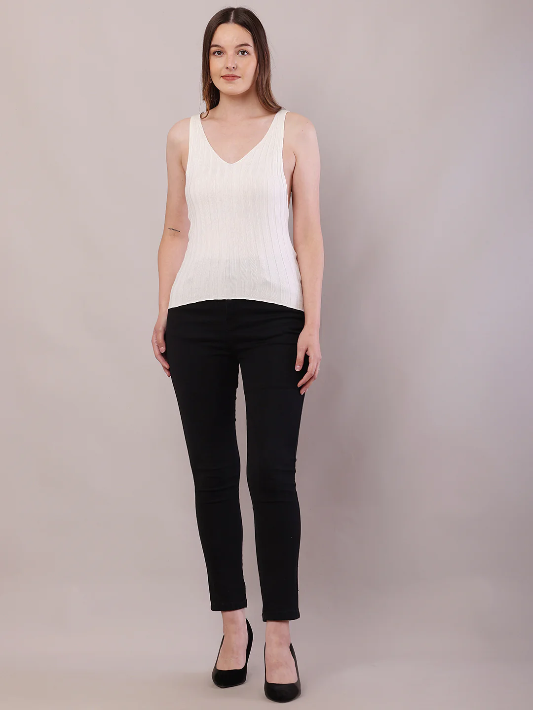 Women white viscose V-neck sleeveless crop top - Image 3