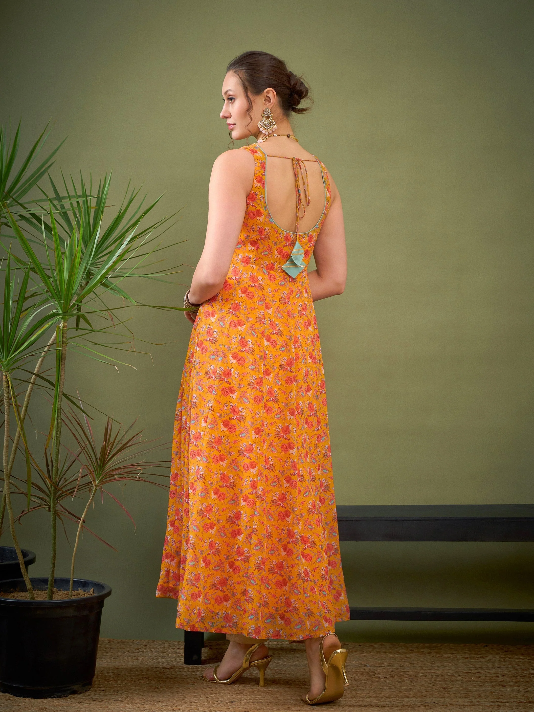 Women Yellow Floral Sweetheart Neck Anarkali Kurta - Image 5