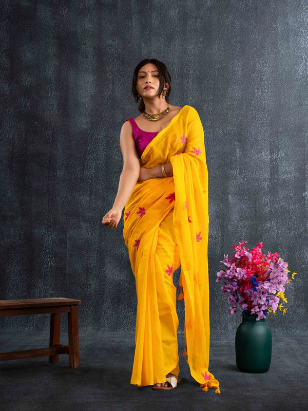 Women Yellow Leaf Design Mul Cotton Saree - Image 4