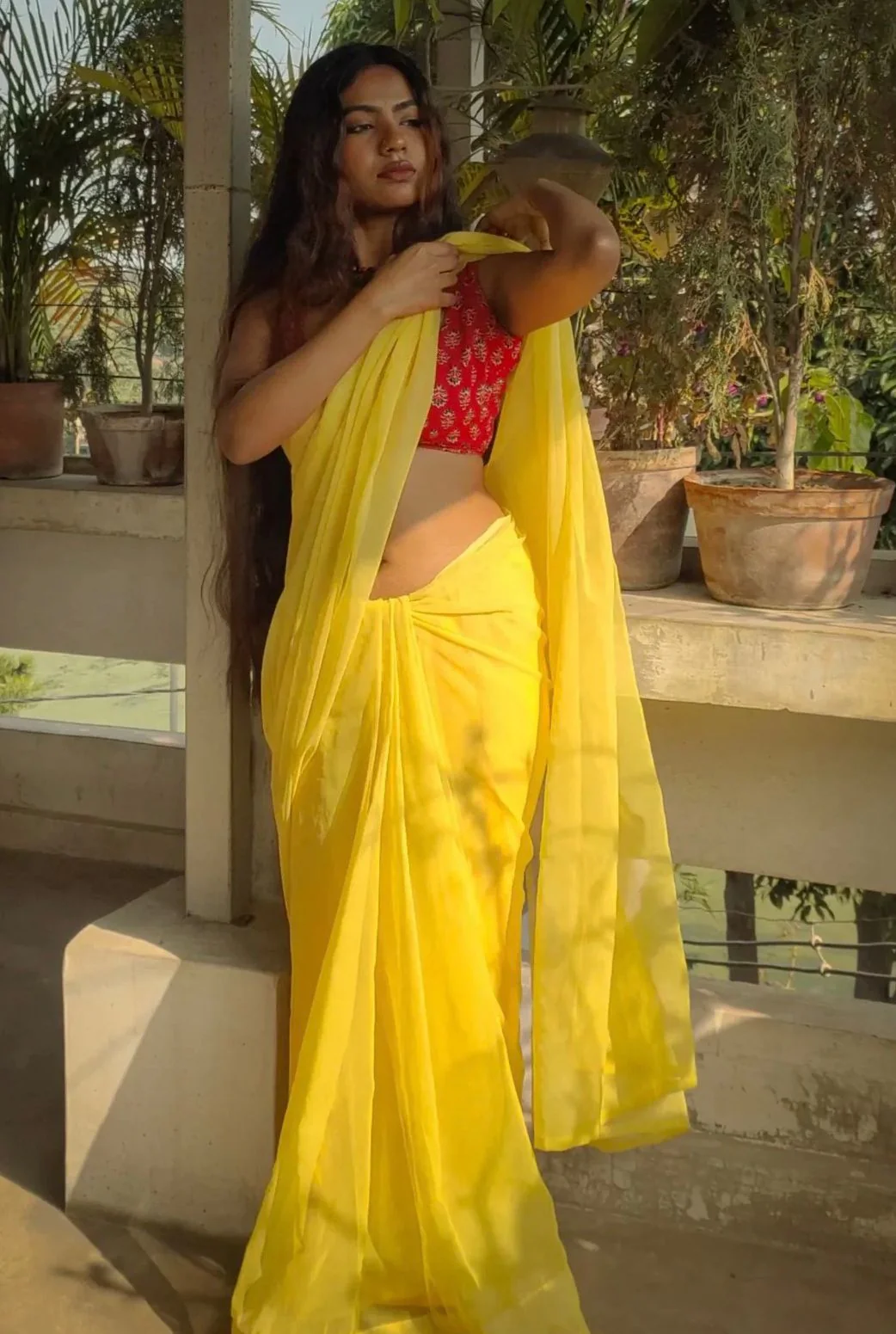 Women Yellow Solid Cotton Saree - Image 4