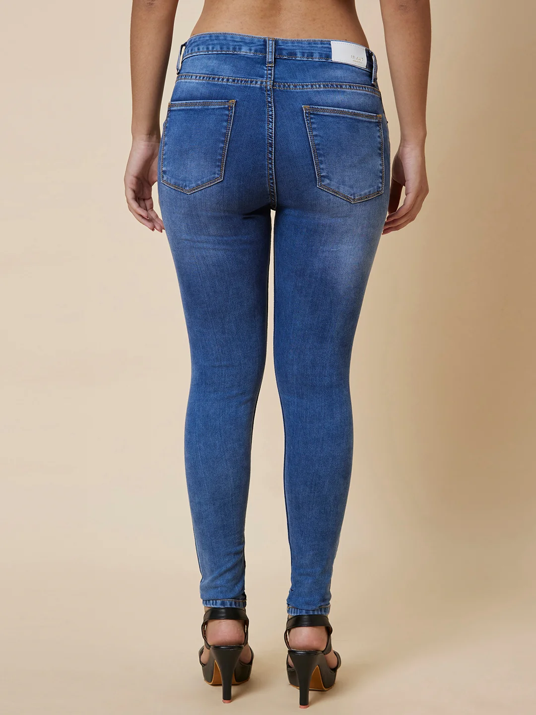 Women Mid Rise Stretchable Skinny Fit Jeans - Image 4