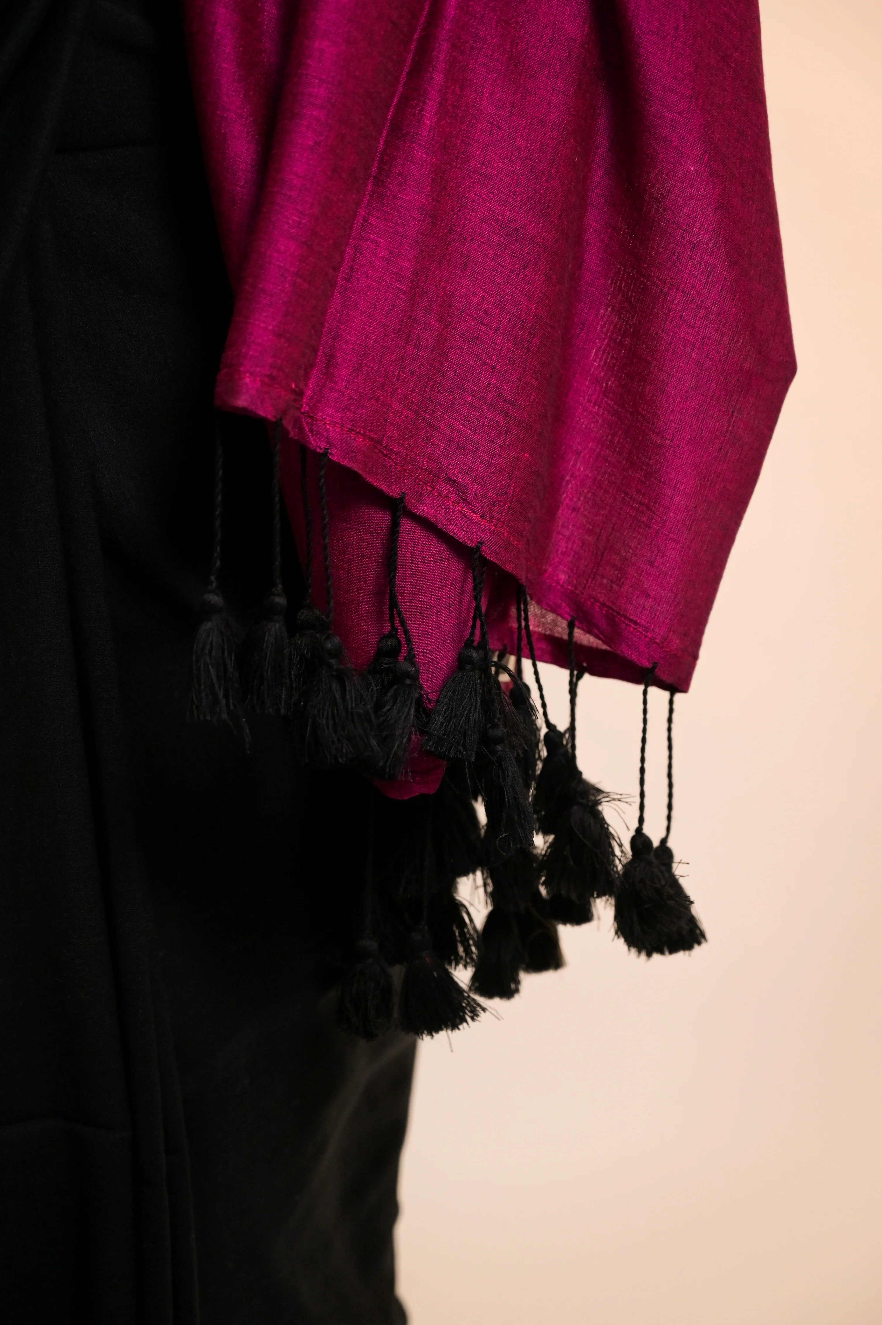 Zindagi ki safar Black Handloom Cotton Acrylic Saree - Image 5